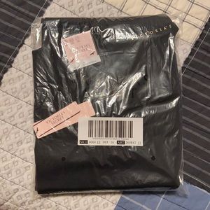 NWT Victoria’s Secret Leggings